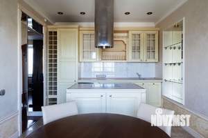 4-к квартира, вторичка, 147м2, 6/9 этаж