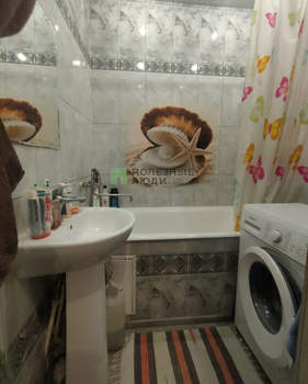 2-к квартира, вторичка, 49м2, 1/4 этаж