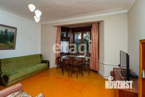 2-к квартира, вторичка, 64м2, 1/5 этаж