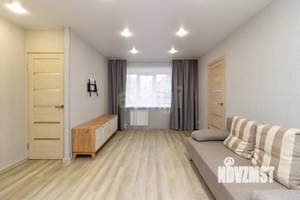 2-к квартира, вторичка, 43м2, 1/4 этаж