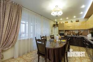 4-к квартира, вторичка, 149м2, 3/10 этаж