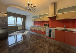 3-к квартира, вторичка, 102м2, 7/7 этаж