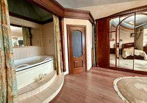 5-к квартира, вторичка, 262м2, 9/9 этаж