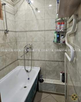 2-к квартира, вторичка, 44м2, 1/5 этаж