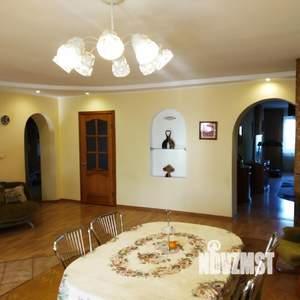 3-к квартира, вторичка, 130м2, 3/8 этаж