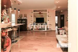 4-к квартира, вторичка, 102м2, 8/10 этаж