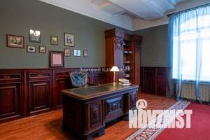 4-к квартира, вторичка, 230м2, 2/2 этаж