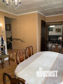 4-к квартира, вторичка, 132м2, 3/9 этаж