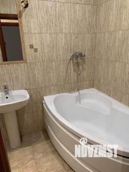 2-к квартира, вторичка, 68м2, 1/5 этаж