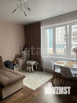 2-к квартира, вторичка, 63м2, 9/17 этаж