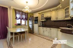 4-к квартира, вторичка, 108м2, 3/7 этаж
