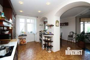 4-к квартира, вторичка, 145м2, 2/4 этаж
