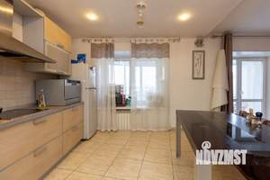 3-к квартира, вторичка, 100м2, 2/10 этаж