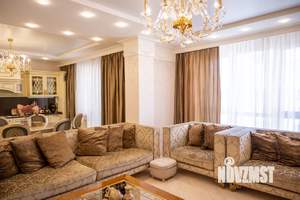 4-к квартира, вторичка, 200м2, 9/10 этаж