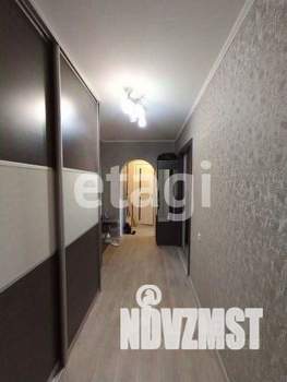 2-к квартира, вторичка, 54м2, 1/10 этаж