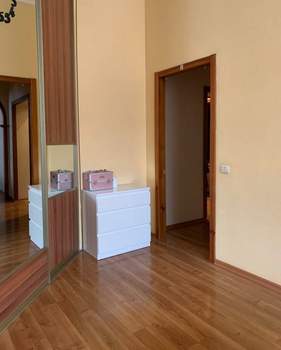 4-к квартира, вторичка, 116м2, 2/5 этаж